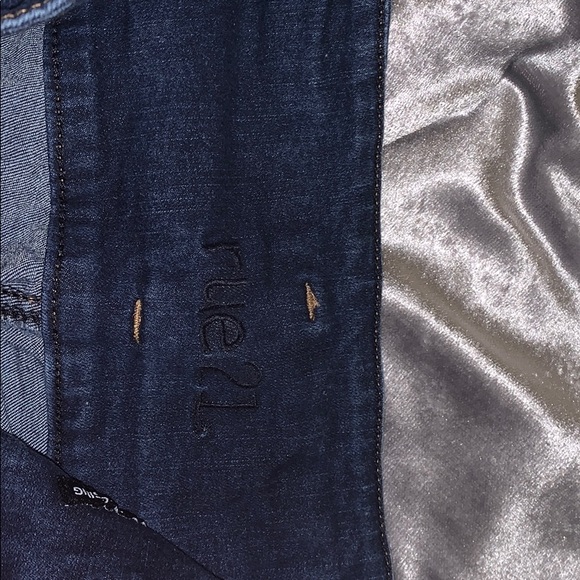 Jeans - Picture 2 of 3